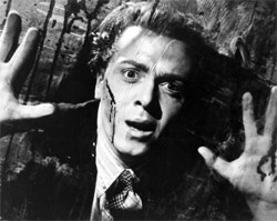 Getriebener Held und fatales Ende: John Boultings Graham-Greene-Adaption "Brighton Rock" - die britische Variante eines Film noir. Getriebener Held und fatales Ende: John Boultings Graham-Greene-Adaption "Brighton Rock" - die britische Variante eines Film noir.