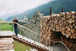 Diese Installation ist ein Teil der Tiroler Landesausstellung in Galtür. 