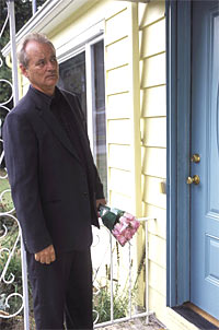 Jetzt sind 
wir einmal gespannt, was oder wer da heraus-kommt: Jim Jarmuschs Komödie "Broken Flowers" mit Bill Murray startet diese Woche in Österreich. 
