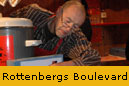 Foto: Michael Schmid Artikelbild: Punsch am Spittelberg: Resetarits. - Foto: Michael Schmid