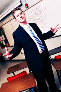 In der Schule hatte Duey keine gemeinsame Basis mit seinen Lehrern. Durch Rap will er das bei seinen Schülern schaffen. In der Schule hatte Duey keine gemeinsame Basis mit seinen Lehrern. Durch Rap will er das bei seinen Schülern schaffen.
