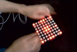 Lichtobjekt mit selbstständig leuchtenden Tasten. Lichtobjekt mit selbstständig leuchtenden Tasten.