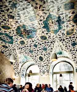 Der schöne Raum wird jetzt von den Betreibern des Restaurants "Tancredi" bespielt. Der schöne Raum wird jetzt von den Betreibern des Restaurants "Tancredi" bespielt.