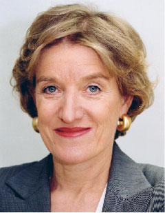 Foto: Aufbau Verlag/Bernhard Kummer Artikelbild: Zur PersonChristina von Braun lehrt seit 1994 als Professorin für
Kulturwissenschaft an der Humboldt-Universität in Berlin. Publikationen u.a.:
Verschleierte Wirklichkeit. Die Frau, der Islam und der Westen. Berlin 2007 - Foto: Aufbau Verlag/Bernhard Kummer