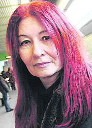 Artikelbild: Zur Person:
Margit Schreiner, geb. 1953 in Linz, studierte Germanistik. Nach
Aufenthalten in Tokio, Paris und Berlin lebt sie seit 2000 in
Österreich. Zuletzt erschien von ihr Schreibt Thomas Bernhard
Frauenliteratur? (Schöffling, 2008).