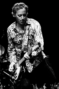 Gitarrist Peter Buck stammt aus dem sonnigen Kalifornien. Artikelbild