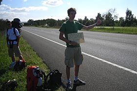 Backpacker in Australien "WWOOFen", weil sie oft lange unterwegs sind und auf ihr Reisebudget achten müssen.