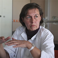 Helene Wiener (57) arbeitet am Klinischen Institut für Pathologie der Med-Uni Wien. Sie ist Mitautorin der Europäischen Leitlinien zur Qualitätssicherung für Screening auf Zervix-Karzinom, und derzeit Sekretärin der österrereichischen Gesellschaft für Zytologie (ÖGZ). Helene Wiener (57) arbeitet am Klinischen Institut für Pathologie der Med-Uni Wien. Sie ist Mitautorin der Europäischen Leitlinien zur Qualitätssicherung für Screening auf Zervix-Karzinom, und derzeit Sekretärin der österrereichischen Gesellschaft für Zytologie (ÖGZ).