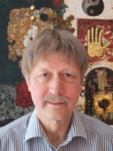 Thomas Heberer ist Leiter des Lehrstuhls für Politik/Ostasien der Universität Duisburg-Essen. Sein Forschungsschwerpunkt ist China. Seit 1981 führt Heberer regelmäßig Feldforschung in verschiedenen Regionen Chinas durch. Thomas Heberer ist Leiter des Lehrstuhls für Politik/Ostasien der Universität Duisburg-Essen. Sein Forschungsschwerpunkt ist China. Seit 1981 führt Heberer regelmäßig Feldforschung in verschiedenen Regionen Chinas durch.
