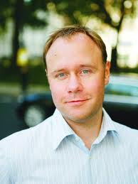 Ingo Malcher: "Dann fangen plötzlich die Refrains an: Es folgt Sparprogramm auf Sparprogramm." Ingo Malcher: "Dann fangen plötzlich die Refrains an: Es folgt Sparprogramm auf Sparprogramm."