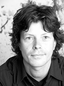 Thomas Sautner, Jg. 1970, Schriftsteller und Essayist, lebt im
nördlichen Waldviertel und in Wien. Am 19. September liest er erstmals
aus seinem neuen Roman "Der Glücksmacher" (MOYA, Museum of Young Art,
Renngasse 4 - auf der Freyung, 1010 Wien, 19 Uhr). Thomas Sautner, Jg. 1970, Schriftsteller und Essayist, lebt im
nördlichen Waldviertel und in Wien. Am 19. September liest er erstmals
aus seinem neuen Roman "Der Glücksmacher" (MOYA, Museum of Young Art,
Renngasse 4 - auf der Freyung, 1010 Wien, 19 Uhr).