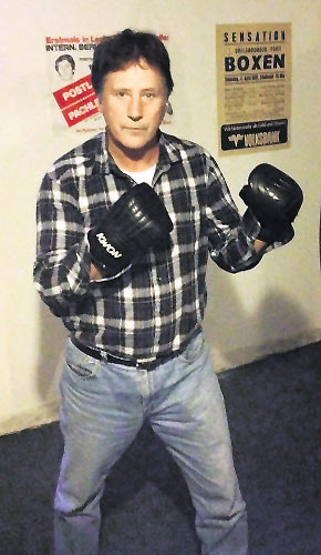 Voll im Saft: Esperno Postl, Ex-Profiboxer, 60 Jahre alt. Voll im Saft: Esperno Postl, Ex-Profiboxer, 60 Jahre alt.