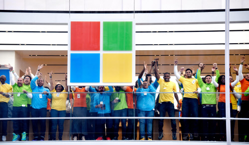 Surface-Werbung: Microsoft macht sich über iPad Pro lustig - derStandard.at