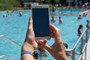 Deutschland - Datenschutzbeh rde fordert Handyverbot im Schwimmbad Deutschland - Datenschutzbeh rde fordert Handyverbot im Schwimmbad