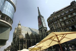 Laut EU-Statistikamt Eurostat verbesserte sich die Bundeshauptstadt im EU-Ranking von insgesamt 268 Regionen um einen Platz gegenüber dem Vorjahr. Laut EU-Statistikamt Eurostat verbesserte sich die Bundeshauptstadt im EU-Ranking von insgesamt 268 Regionen um einen Platz gegenüber dem Vorjahr.