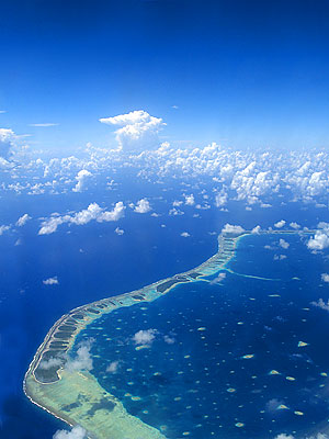 Fakarava aus der Luft: das Paradies auf Erden. Am Boden sind neue Ideen für Nachhaltigkeit gefragt.