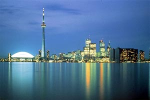 Toronto ist multikulti, ganz wie es sich f&uuml;r eine Hafenstadt geh&ouml;rt. Die Kulturen mischen sich hier ebenso selbstverst&auml;ndlich wie alte und neue Architektur.