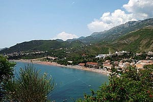 Budva ist, nicht zuletzt wegen der großen Zahl an schönen Stränden, das touristische Zentrum Montenegros. Budva ist, nicht zuletzt wegen der großen Zahl an schönen Stränden, das touristische Zentrum Montenegros.