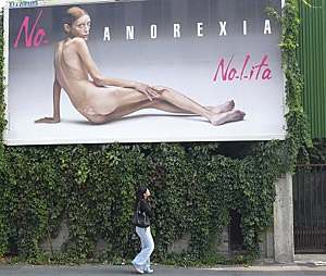 September 2007 in Mailand: Plakat des Fotografen Oliviero Toscani September 2007 in Mailand: Plakat des Fotografen Oliviero Toscani