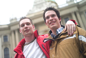 Immer nur auf Kurzurlaub in ihrer Wunschstadt Wien: Achim (li.) und Andy Andrews würden gern wieder in Österreich leben. 
