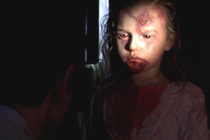 Zersetzung von innen: Claudia Font in dem Zombiefilm "[Rec]" von Balagueró/Plaza. 