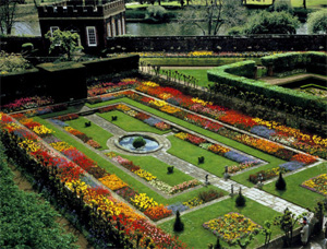 Hampton Court Palace. Hampton Court Palace.