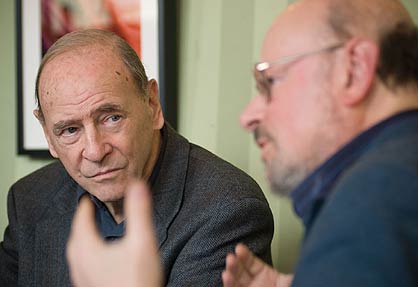 Hans Menasse (li): "Als wir 1957 mit der Vienna mehrere Spiele in Israel bestritten, war ich der große Star." Hans Menasse (li): "Als wir 1957 mit der Vienna mehrere Spiele in Israel bestritten, war ich der große Star."