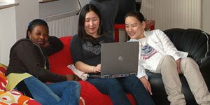 Sofasurfen und Internetsurfen, ...