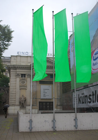 
Projektionsflächen für Fiktionen: Not enough detail is given for a reconstruction, however (2009) vor dem Künstlerhaus Kino Wien.
Projektionsflächen für Fiktionen: Not enough detail is given for a reconstruction, however (2009) vor dem Künstlerhaus Kino Wien.

