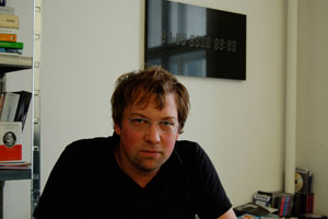 Arnold Reinthaler in seinem Arbeitsraum in einem der Bundesateliers in der Wiener Wattgasse.
Arnold Reinthaler in seinem Arbeitsraum in einem der Bundesateliers in der Wiener Wattgasse.
