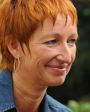 Foto: Rossmann Artikelbild: Zur Person:
Die Autorin ist Mitinitiatorin des Frauen-Volksbegehrens, Köchin und schreibt Krimis. - Foto: Rossmann