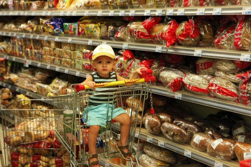 Rewe bestimmt, was in die Regale kommt. Bei Brot und Gebäck hat der 
Konzern künftig ein noch gewichtigeres Wort mitzureden. Lieferanten 
reagieren gereizt, ziehen aber mit.