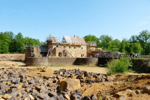 Die Arbeiten an der Burg sind in vollem Gang.