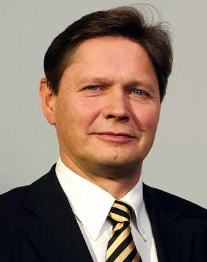 Wolfgang Anzengruber: Arbeitstage "beginnen meist um acht Uhr und enden selten vor Mitternacht". Wolfgang Anzengruber: Arbeitstage "beginnen meist um acht Uhr und enden selten vor Mitternacht".