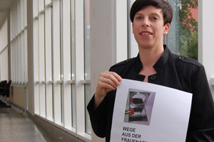 Seit zehn Jahren versuchen Alexandra Schmidt und ihre Mitstreiterinnen, Politik und Verwaltung Wege aus der Frauenarmut zu zeigen. Seit zehn Jahren versuchen Alexandra Schmidt und ihre Mitstreiterinnen, Politik und Verwaltung Wege aus der Frauenarmut zu zeigen.