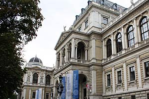 Bei den Friday Lectures werden unter anderem Themen wie Bologna, der "Humbold-Mythos" und der Umgang mit digitalen Medien in der Lehre behandelt. Bei den Friday Lectures werden unter anderem Themen wie Bologna, der "Humbold-Mythos" und der Umgang mit digitalen Medien in der Lehre behandelt.