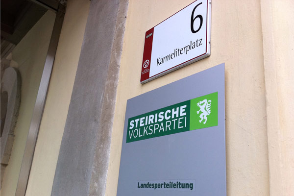 Dorners Vermieter: Steirische Volkspartei. Draußen gibt's vorerst noch keinen Hinweis auf ein Lokal - wenn ich nichts übersehen hab'.