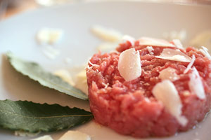 Carne Cruda im Santisé - yeah!
Santiséwww.santise.itMittag für drei mit Wein, Wasser und Kaffee: 130 Euro Carne Cruda im Santisé - yeah!
Santiséwww.santise.itMittag für drei mit Wein, Wasser und Kaffee: 130 Euro