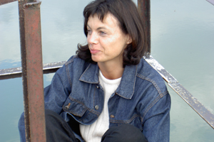 Johanna Riegler lebt und arbeitet als Kultur- und Sozialanthropologin in
 Wien. In ihrer Forschungsarbeit geht sie den Begriffen Kultur, Identität 
und Globalisierung theoretisch nach. Sie hat an zahlreichen
 Forschungsprojekten unter anderem am IFF, ZSI und an der Akademie der 
Wissenschaften mitgearbeitet.