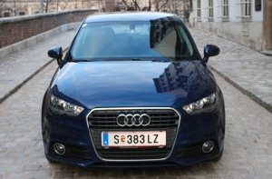 Mit dem Baby-Audi haben die Ingolstädter noch einiges vor. Der A1 soll,
ähnlich wie Mini, zu einer kompletten Baureihe ausgebaut werden. Wir
spekulieren: Sportback, Cabrio etc. Mit dem Baby-Audi haben die Ingolstädter noch einiges vor. Der A1 soll,
ähnlich wie Mini, zu einer kompletten Baureihe ausgebaut werden. Wir
spekulieren: Sportback, Cabrio etc.