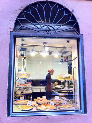 Farinata zur Jause, Kunstlichteinstellung bei Tageslicht plus Neon, ergebt euch den Farben
Antica SchiamaddaVia San Giorgio 14rGenova00390102468516 Farinata zur Jause, Kunstlichteinstellung bei Tageslicht plus Neon, ergebt euch den Farben
Antica SchiamaddaVia San Giorgio 14rGenova00390102468516