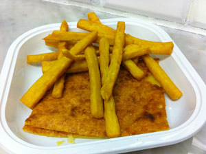 Was der Laie für Schnitzel mit Pommes hält, sind Farinata und Paniccia in der Schiamadda Was der Laie für Schnitzel mit Pommes hält, sind Farinata und Paniccia in der Schiamadda
