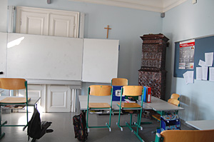Ein Klassenzimmer der Sängerknaben. Es gibt "White-Boards", auf denen nicht mit Kreide geschrieben wird, sondern mit Stiften. Die Kreide schadet den Stimmbändern, sagt Blauensteiner.