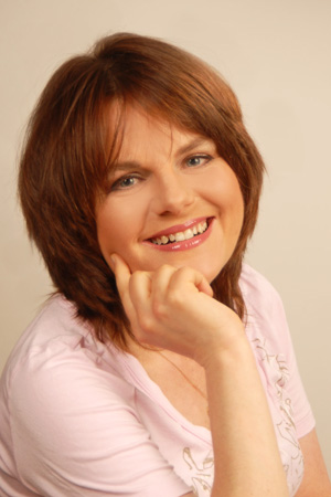 Dr.in Barbara Stekl ist Juristin beim Verein "Frauen beraten Frauen" mit Schwerpunkt Ehe und Familienrecht, Vortragende und Seminarleiterin, Co-Beraterin am Bezirksgericht Mödling und Autorin beim Magazin "scheidung". Dr.in Barbara Stekl ist Juristin beim Verein "Frauen beraten Frauen" mit Schwerpunkt Ehe und Familienrecht, Vortragende und Seminarleiterin, Co-Beraterin am Bezirksgericht Mödling und Autorin beim Magazin "scheidung".