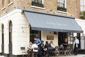 Königlich residieren kann man in London u. a. gleich um die Ecke von
Harrods, im Jumeirah Carlton Tower, On Cadogan Place, Knightsbridge. Einen romantischen Royal Afternoon Tea gibt es (für
23,50 Pfund) im kleinen, feinen Mandeville Hotel am Mandeville Place.
Dinner
in einem Pub mit angeschlossenem Restaurant: The Pantechnicon Public
House.
Den Royal Wedding Walk oder andere
spannende Stadtspaziergänge buchen Sie am besten bei London Walks. Königlich residieren kann man in London u. a. gleich um die Ecke von
Harrods, im Jumeirah Carlton Tower, On Cadogan Place, Knightsbridge. Einen romantischen Royal Afternoon Tea gibt es (für
23,50 Pfund) im kleinen, feinen Mandeville Hotel am Mandeville Place.
Dinner
in einem Pub mit angeschlossenem Restaurant: The Pantechnicon Public
House.
Den Royal Wedding Walk oder andere
spannende Stadtspaziergänge buchen Sie am besten bei London Walks.