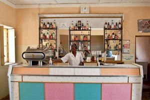 Diese Ansichtssache zeigt einige Bilder aus Ivo
Kocherscheidts Ausstellung ERITREA, die am 15. 4. um 19 Uhr eröffnet
wird. 1090 Wien, Wasgasse zw. Kolingasse und Hörlgasse: www.ventilazione.at; 16. April - 8. Mai Diese Ansichtssache zeigt einige Bilder aus Ivo
Kocherscheidts Ausstellung ERITREA, die am 15. 4. um 19 Uhr eröffnet
wird. 1090 Wien, Wasgasse zw. Kolingasse und Hörlgasse: www.ventilazione.at; 16. April - 8. Mai