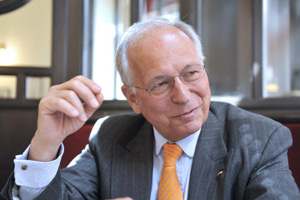 &nbsp;Der Vorsitzende der Münchner Sicherheitskonferenz Wolfgang Ischinger 
war am Mittwoch für einen Vortrag bei der Außenpolitischen Gesellschaft in 
Wien zu Besuch.