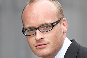 Ronny Hollenstein erklärt in einer Serie für derStandard.at/Karriere Lösungen für problematische Kommunikationssituationen aus dem Berufsalltag.