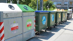 In Summe sammelten die heimischen Haushalte etwa 377.000 Tonnen Verpackungen und Altpapier. In Summe sammelten die heimischen Haushalte etwa 377.000 Tonnen Verpackungen und Altpapier.