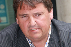 Bau-Holz-Gewerkschafter Josef Muchitsch warnt davor, mit Sanierungen vor der Bewilligung der Fördergelder zu beginnen: Gefördert werden nur Maßnahmen, die nach Bewilligung der Förderung durchgeführt werden. Bau-Holz-Gewerkschafter Josef Muchitsch warnt davor, mit Sanierungen vor der Bewilligung der Fördergelder zu beginnen: Gefördert werden nur Maßnahmen, die nach Bewilligung der Förderung durchgeführt werden.